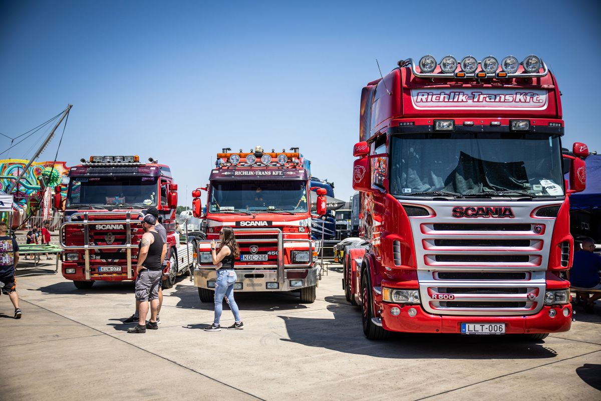 d7f27f95469c480594009cb94a255c36